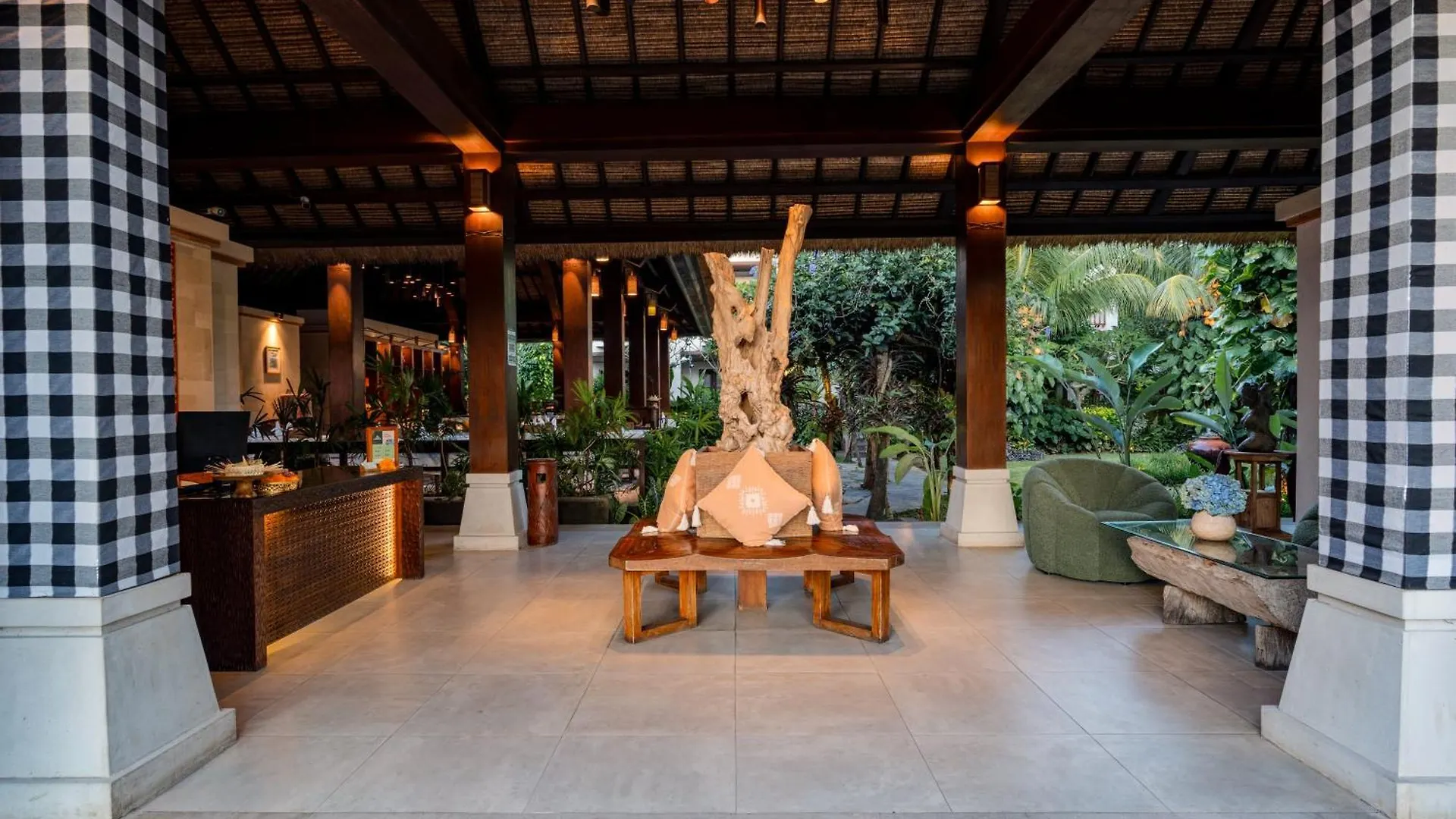 Radha Phala Resort & Spa Ubud 4*,  Indonesien