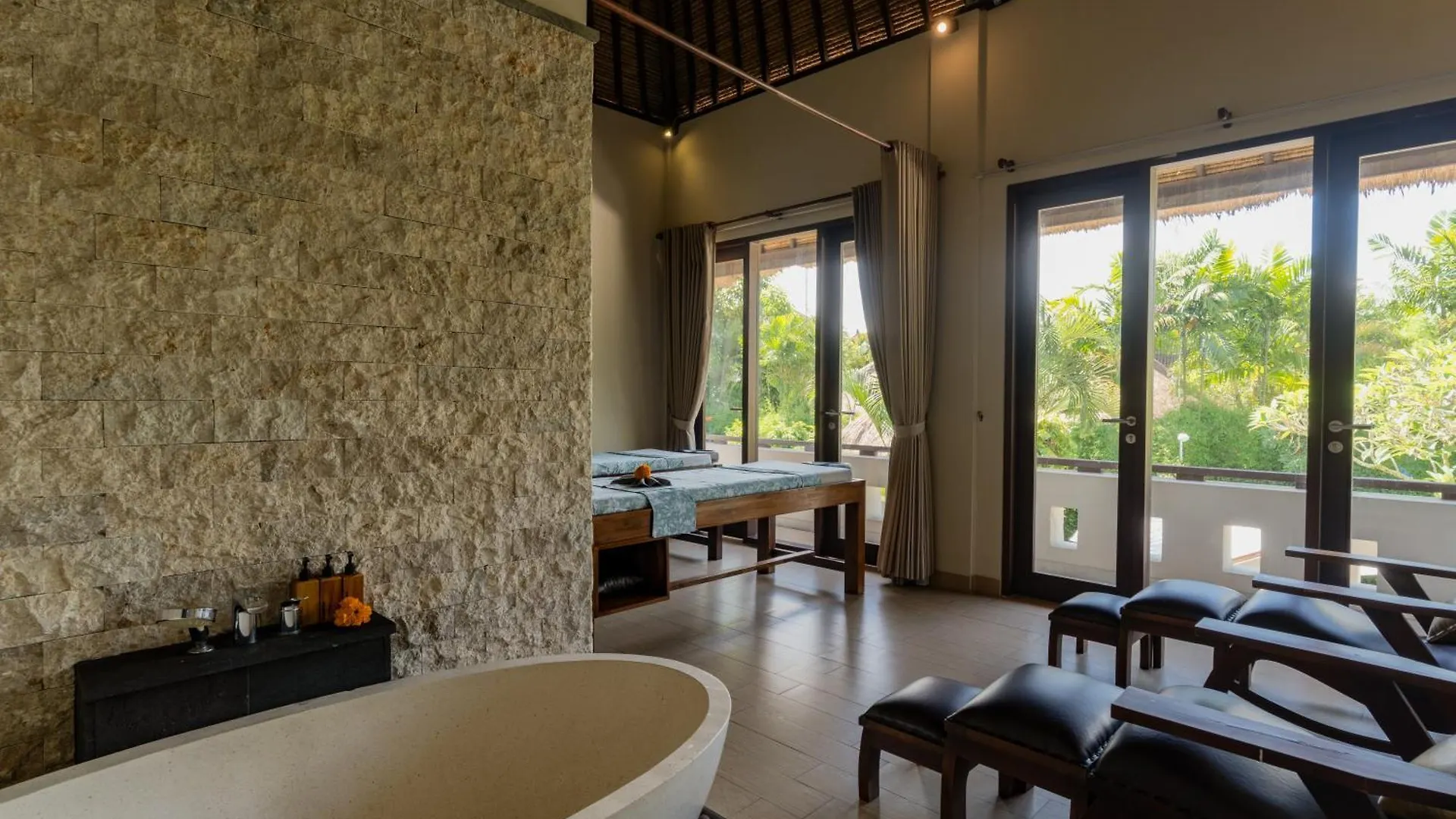 Radha Phala Resort & Spa Ubud 4*,